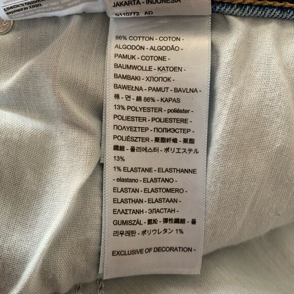 Levi's Silvertab High Waisted Mom Jeans Tapered Women's Jeans  -  Size:  28 - Picture 14 of 16